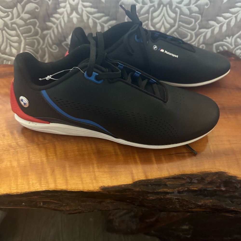 Women's Black Athletic Shoes - Picture 3 of 8